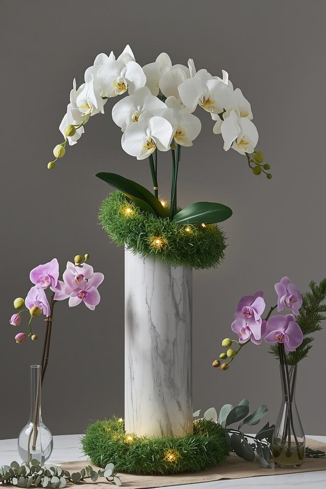 Handgedrehte Marmorsäule mit Phalaenopsis-Ringen